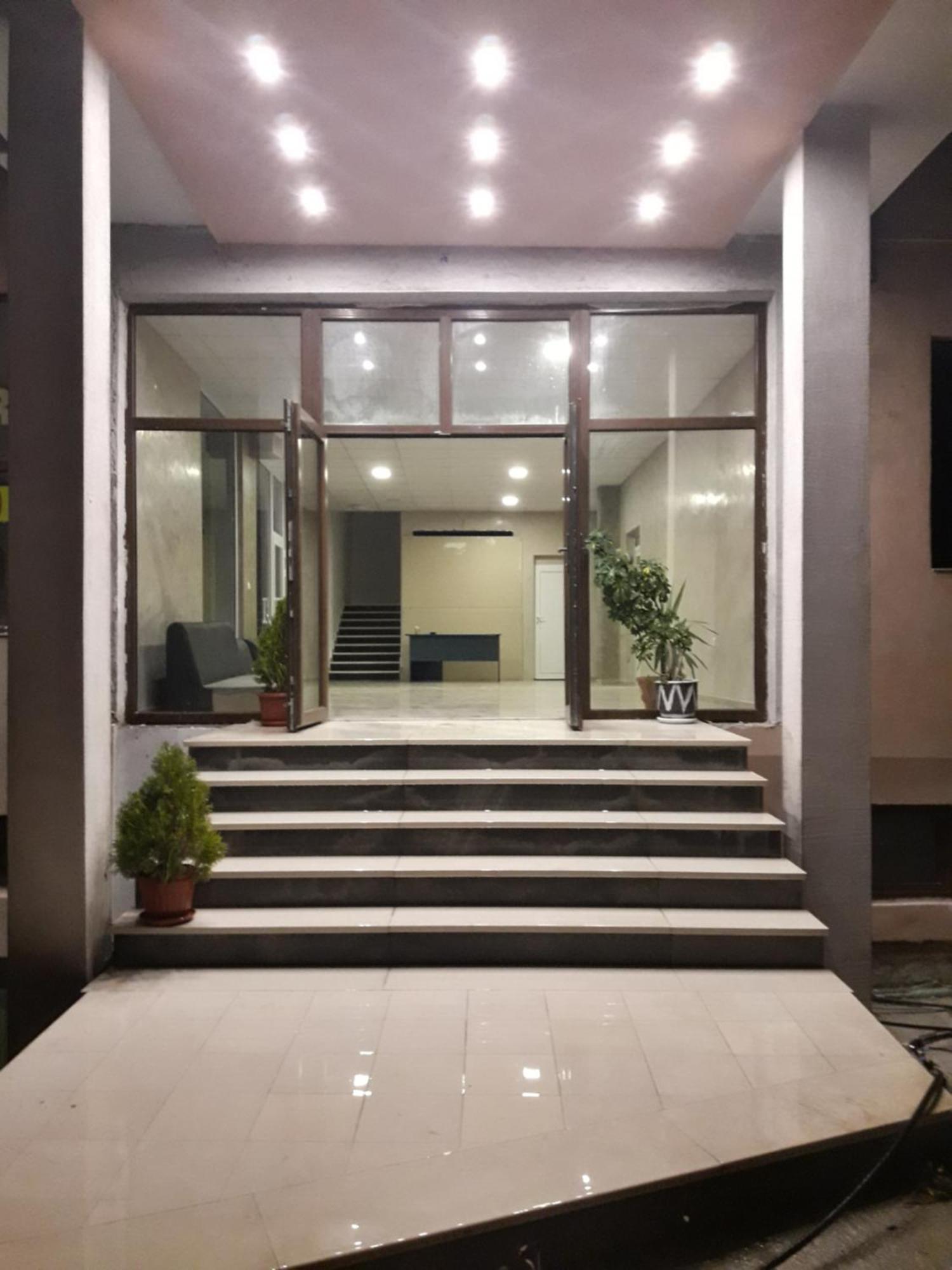 Вихрен-Стаи И Апартаменти За Гости Sandanski Exteriör bild